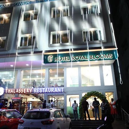 Hotel Royal Blooms Bangalore Eksteriør billede