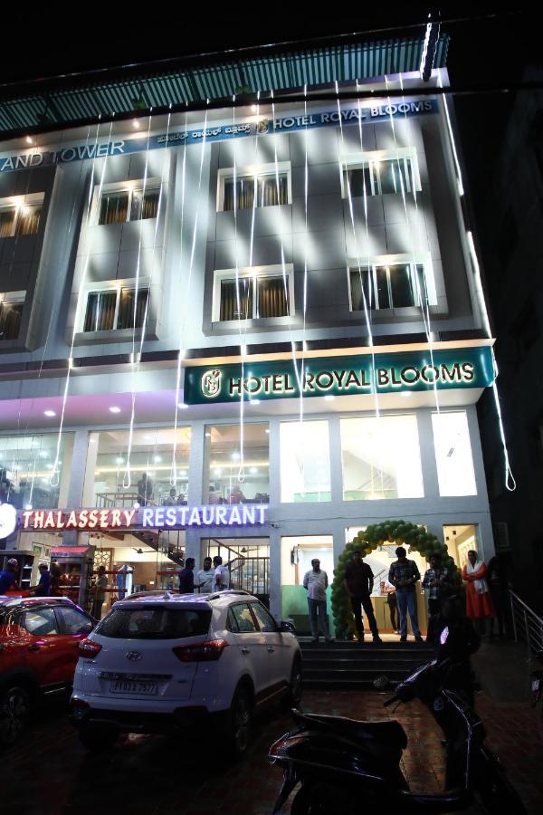 Hotel Royal Blooms Bangalore Eksteriør billede