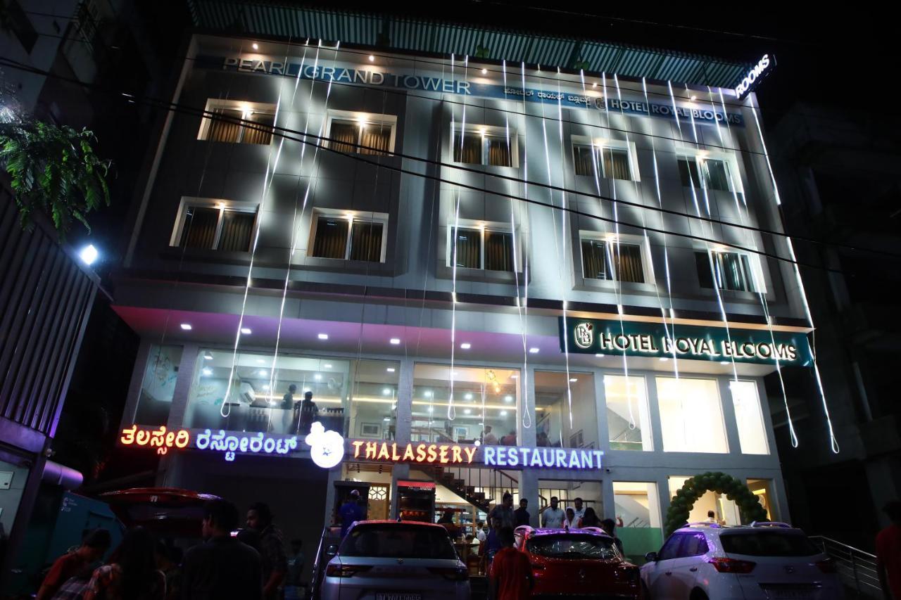 Hotel Royal Blooms Bangalore Eksteriør billede